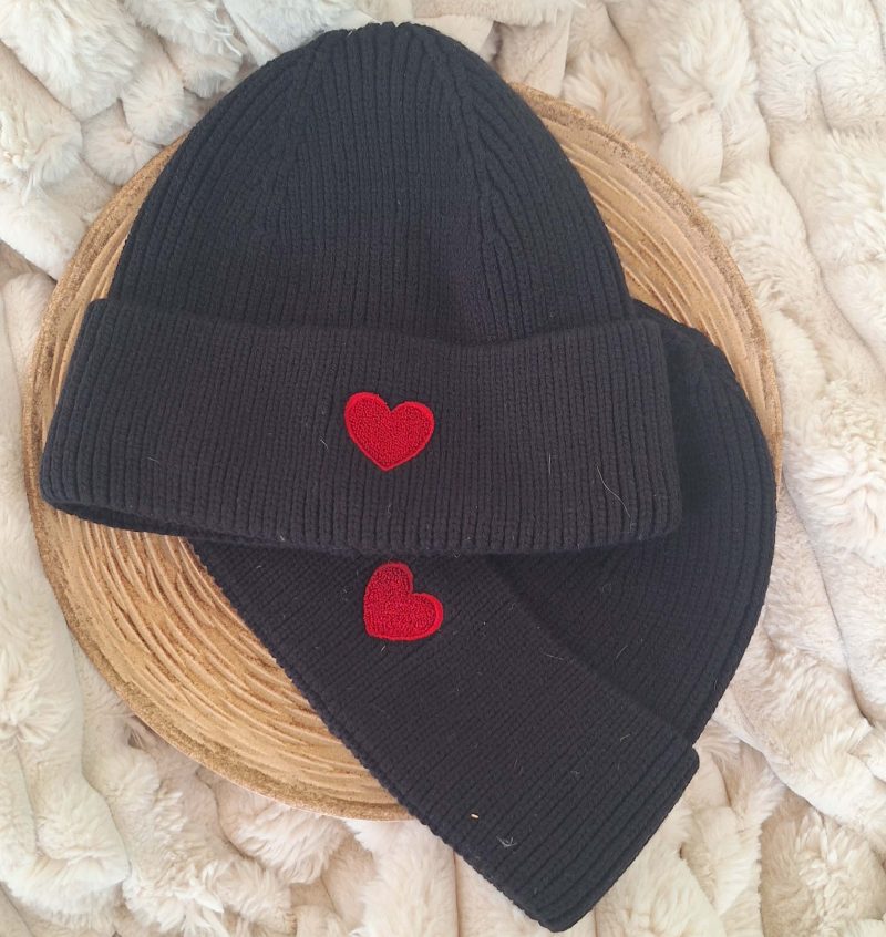 Bonnet "LOVE" noir